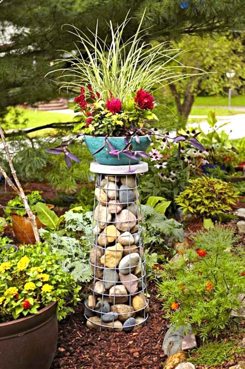 Tomato cage gabion planter #gabion #gabionplanter #flowerplanter #gardenideas #decorhomeideas