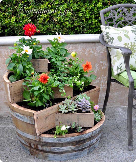 Wine barrel flower planter #tieredplanter #flowerplanter #planter #flowerpot #decorhomeideas