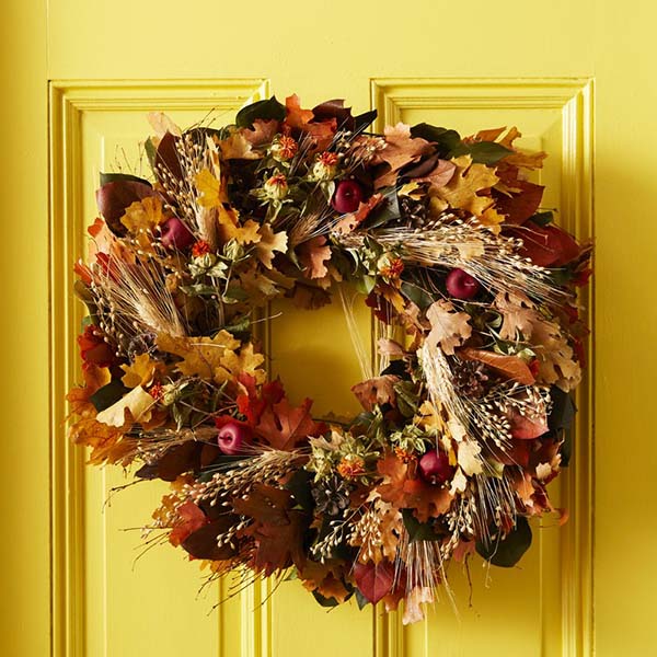 Apple and Wheat Wreath #wreath #falldecor #fallwreath #falldecoration #decorhomeideas