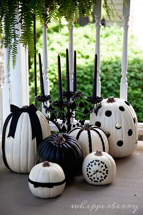 Black and White Halloween Carved Pumpkins #pumpkin #carving #halloween #falldecor #decorhomeideas