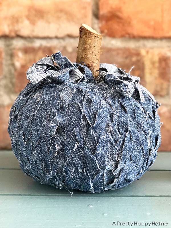 Braided Denim Pumpkin #pumpkin #falldecor #nocarve #homedecor #decorhomeideas