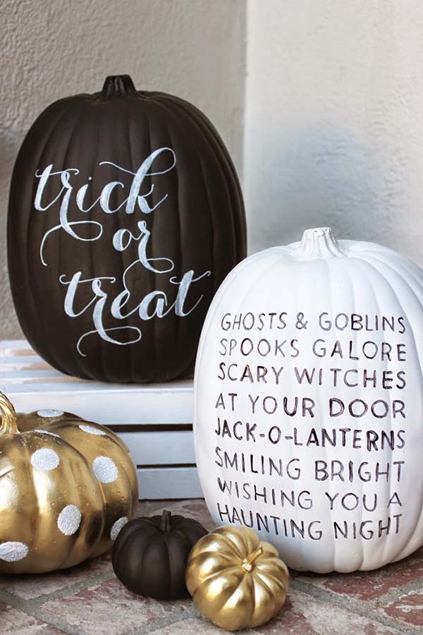 Chalk Painted Pumpkins #pumpkin #falldecor #nocarve #homedecor #decorhomeideas