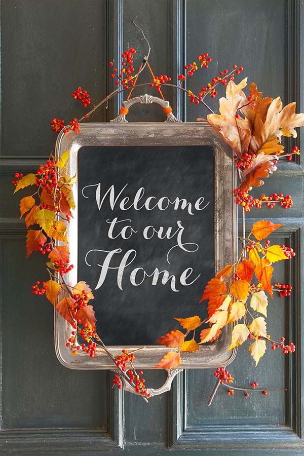 Chalkboard Front Door Sign Fall Decoration #falldecor #fallfrontdoor #frontdoor #decorhomeideas