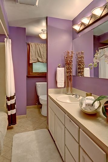 Cute purple bedroom interior #purplebathroom #purple #bathroom #lavender #bathroomideas #decorhomeideas