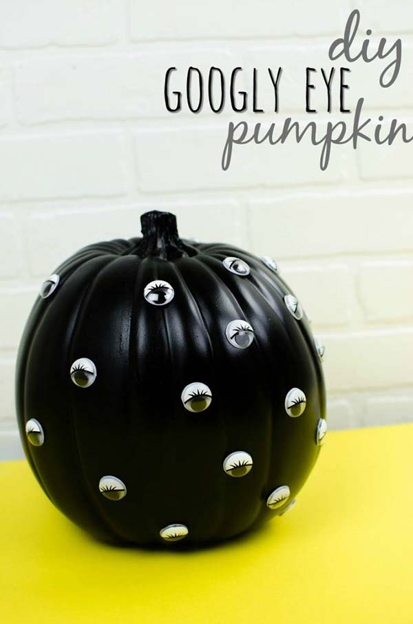 DIY Googly Eye Carved Pumpkin #pumpkin #carving #halloween #falldecor #decorhomeideas