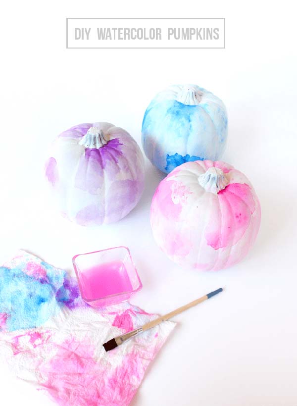 DIY Watercolor pumpkins #pumpkin #falldecor #nocarve #homedecor #decorhomeideas