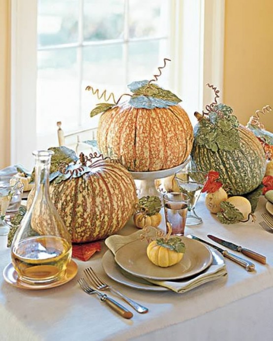 Embellished Pumpkins Fall Table Centerpiece #pumpkindecor #centerpiece #falldecor #decorhomeideas