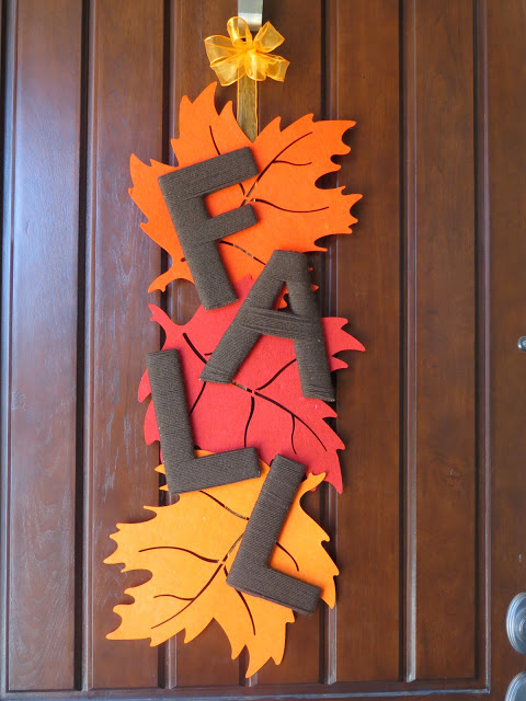 Fall Leaf Door Decoration #falldecor #fallfrontdoor #frontdoor #decorhomeideas
