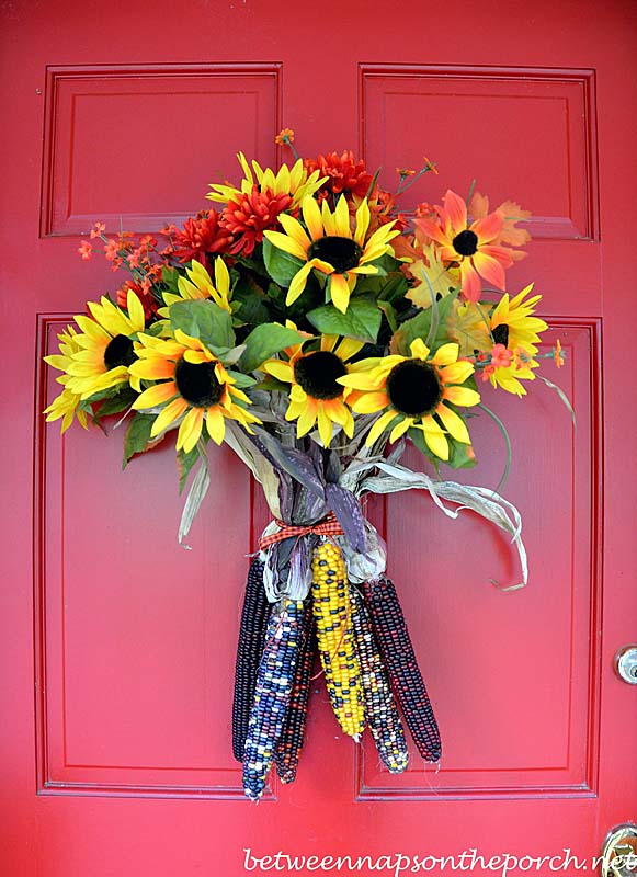 Fall front door decoration with sunflowers and indian corn #falldecor #fallfrontdoor #frontdoor #decorhomeideas