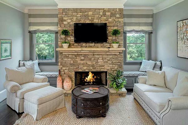 Fireplace with side seatings #fireplacemantel #fireplace #mantel #homedecor #decorhomeideas