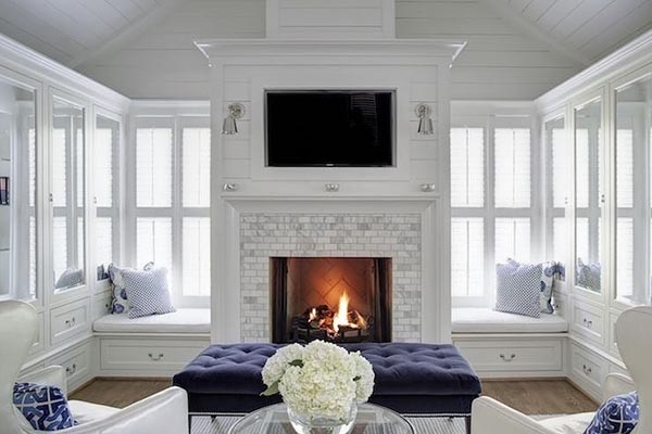 Fireplace with side seats #fireplacemantel #fireplace #mantel #homedecor #decorhomeideas