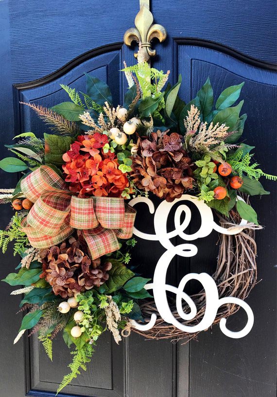 Front Door Fall Wreath #wreath #falldecor #fallwreath #falldecoration #decorhomeideas