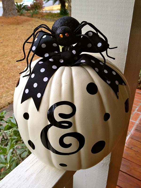 Giant Spider Pumpkin Decor #pumpkin #falldecor #nocarve #homedecor #decorhomeideas
