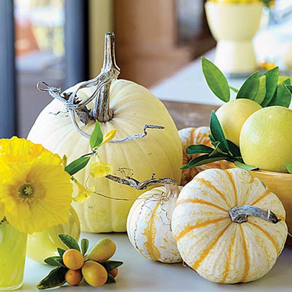 Lemon colored pumpkin fall centerpiece #pumpkindecor #centerpiece #falldecor #decorhomeideas