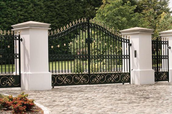 Metal with gold driveway gate 