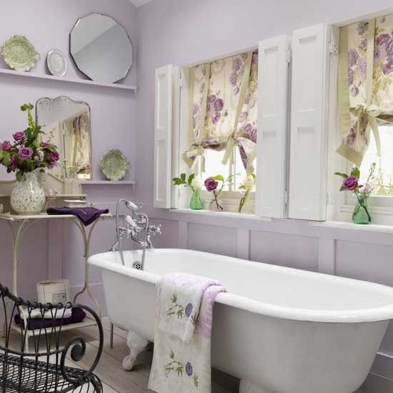 Pastel purple floral accent bathroom #purplebathroom #purple #bathroom #lavender #bathroomideas #decorhomeideas