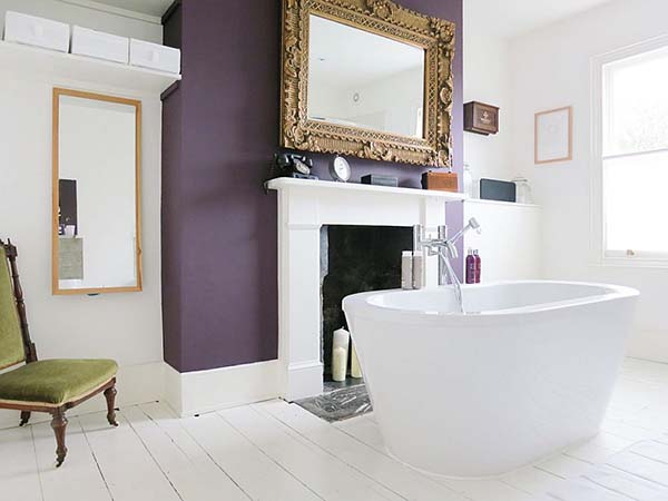 Purple accent wall in bathroom #purplebathroom #purple #bathroom #lavender #bathroomideas #decorhomeideas