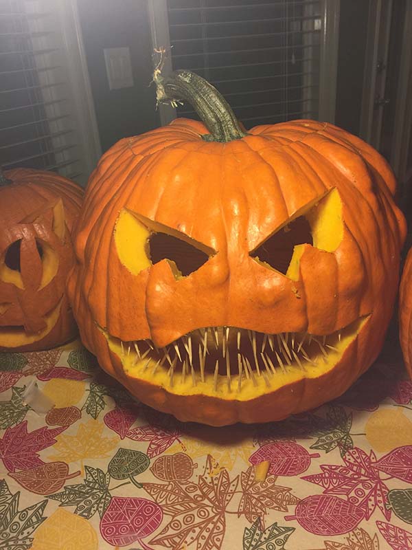 Scary Carved Pumpkin Idea #pumpkin #carving #halloween #falldecor #decorhomeideas