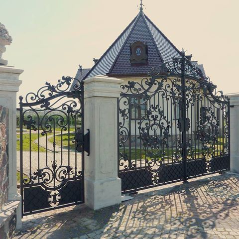 Wrought iron driveway gate ideas #drivewaygate #driveway #gate #decorhomeideas