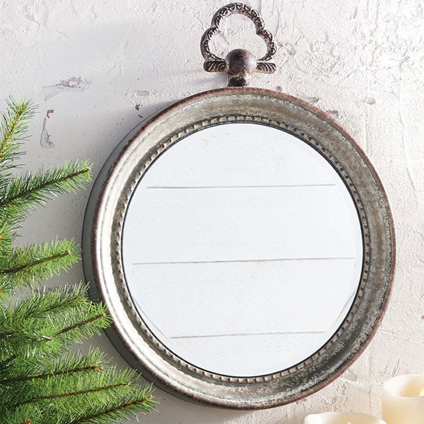 Antiqued Bedroom Mirror #rusticbedroom #rustic #bedroom #farmhouse #decorhomeideas