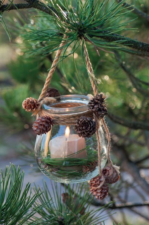 Candle Ornament #Christmas #Christmasdecor #pinecones #crafts #decorhomeideas