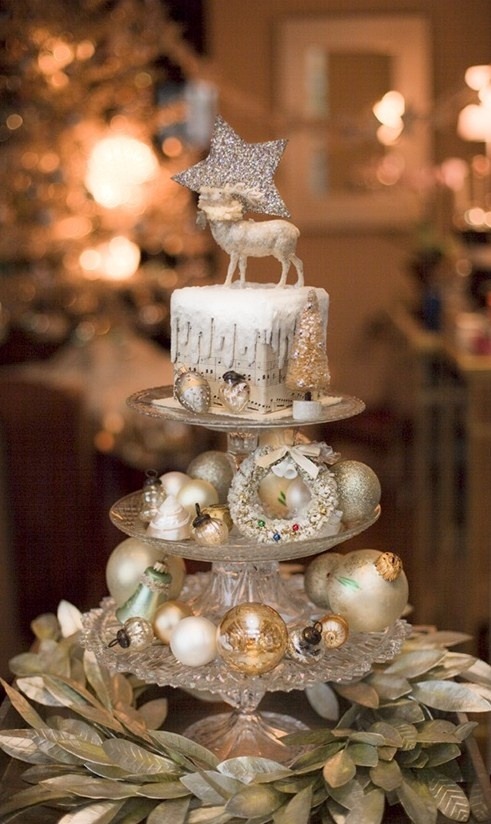 Christmas Centerpiece In Silver And Gold