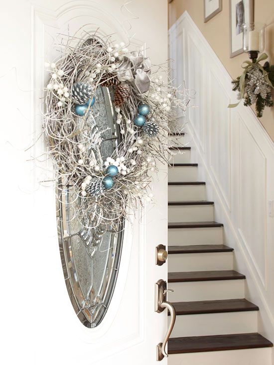 Christmas Decorated Mirror #Christmas #Christmasdecor #blue #silver #turquoise #decorhomeideas