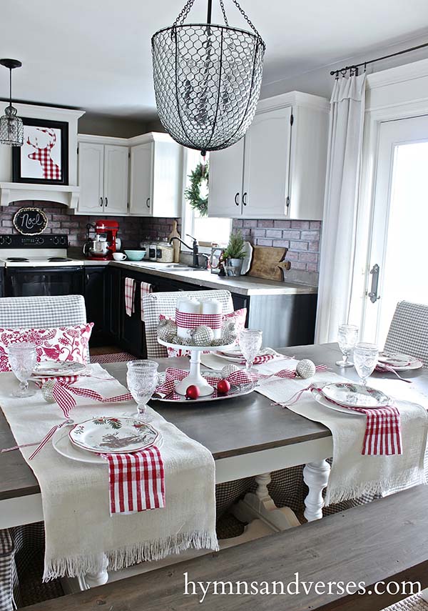 Christmas Kitchen Dining Room Table with red accent #Christmas #Christmasdecor #kitchen #Christmaskitchen #decorhomeideas