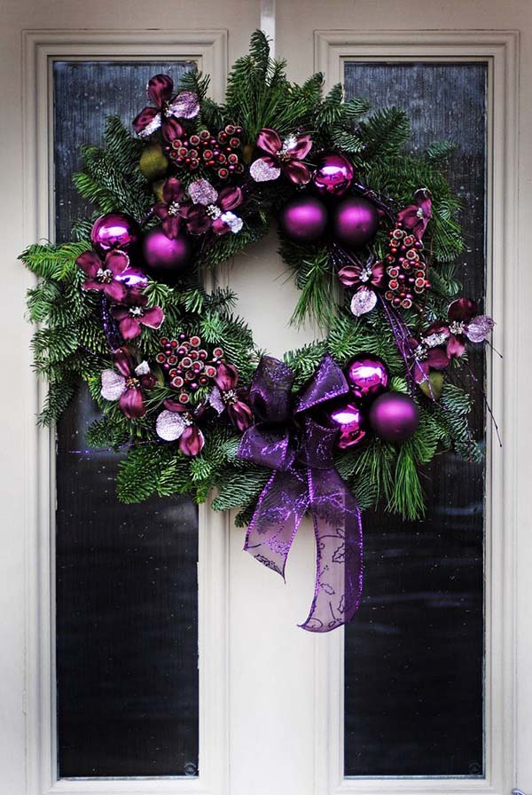 Christmas Wreath In Purple #Christmasdecor #purple #Christmas #decorhomeideas