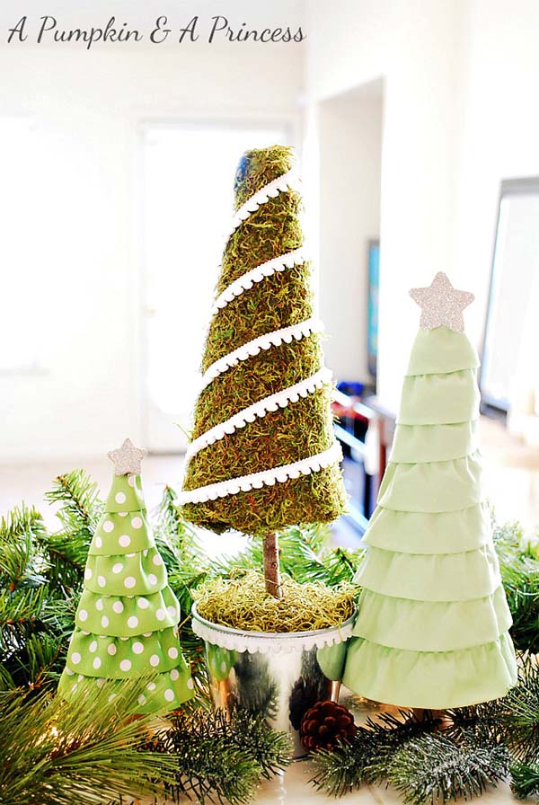 DIY Moss Christmas Tree #Christmas #Christmastree #homemade #DIY #Christmasdecor #decorhomeideas