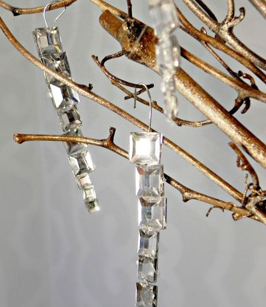 Easy Gem Icicle Ornaments #Christmas #Christmasdecor #budget #diy #decorhomeideas