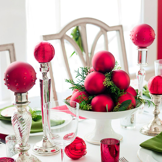 Easy Ornament Centerpiece