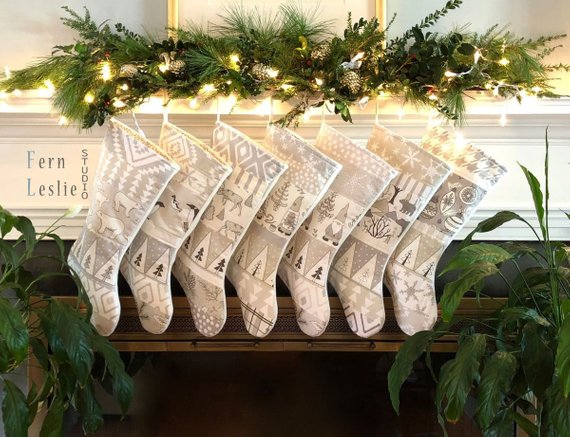 Farmhouse Christmas Decor Stockings #farmhouse #Christmas #Christmasdecor #farmhousedecor #decorhomeideas