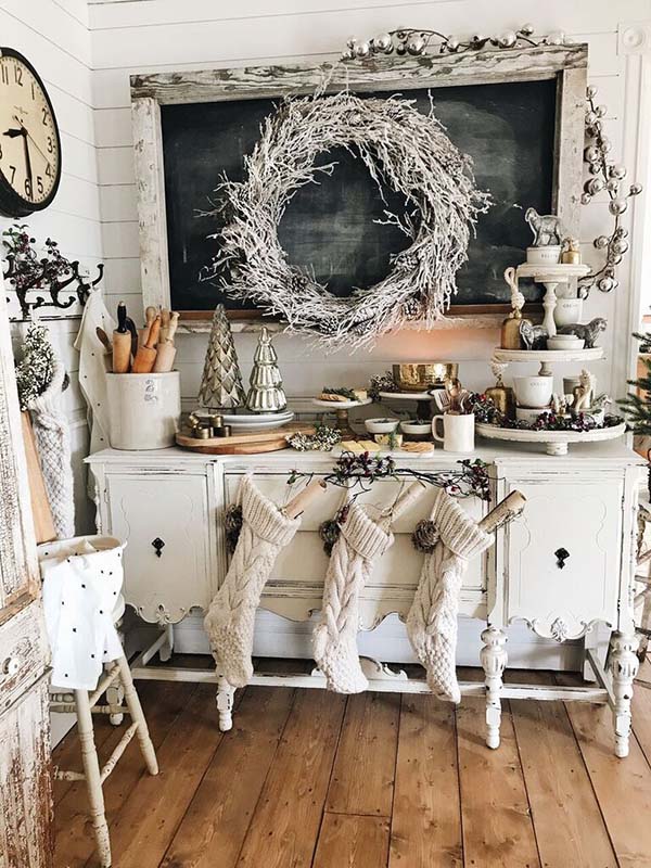 Farmhouse Country Christmas Decor #farmhouse #Christmas #Christmasdecor #farmhousedecor #decorhomeideas