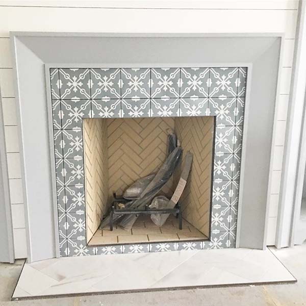Framed Fireplace With Tiles #fireplace #fireplacedesign #tile #fireplacetile #decorhomeideas