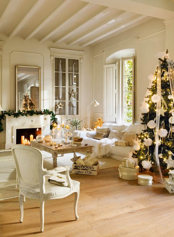 Light Colored Living Room #Christmasdecor #Christmas #livingroom #decorhomeideas