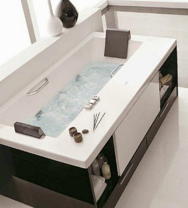 Modern Bathroom Tub With Storage