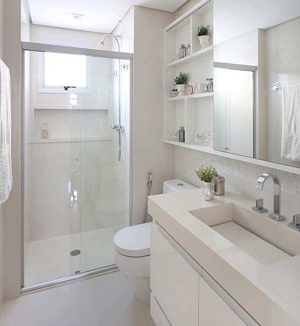 Narrow Bathroom With Walk-In Shower #bathroom #narrow #narrowbathroom #decorhomeideas