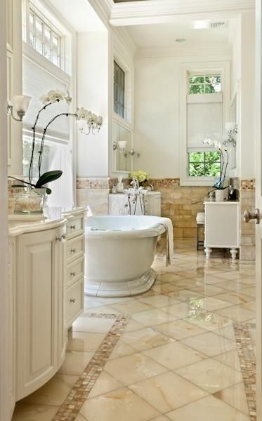 Phòng tắm hẹp có cửa sổ phía trước bồn tắm # phòng tắm # phòng tắm # phòng tắm #decorhomeideas