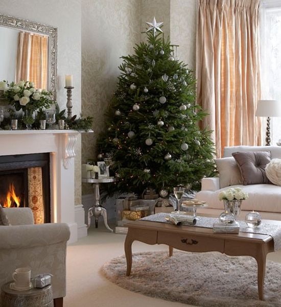 Neutral Colored Living Room Christmas Decor #Christmasdecor #Christmas #livingroom #decorhomeideas