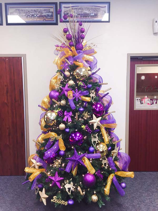 Purple and Gold Christmas Tree #Christmasdecor #purple #Christmas #decorhomeideas