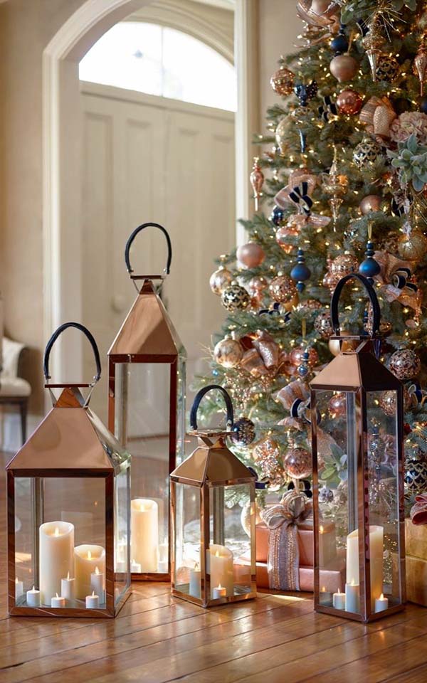 Rose Gold Christmas Lanterns #rosegold #Christmas #Christmasdecor #rosegolddecor #decorhomeideas