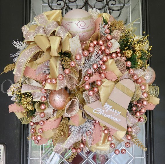 Rose Gold Christmas Wreath #rosegold #Christmas #Christmasdecor #rosegolddecor #decorhomeideas