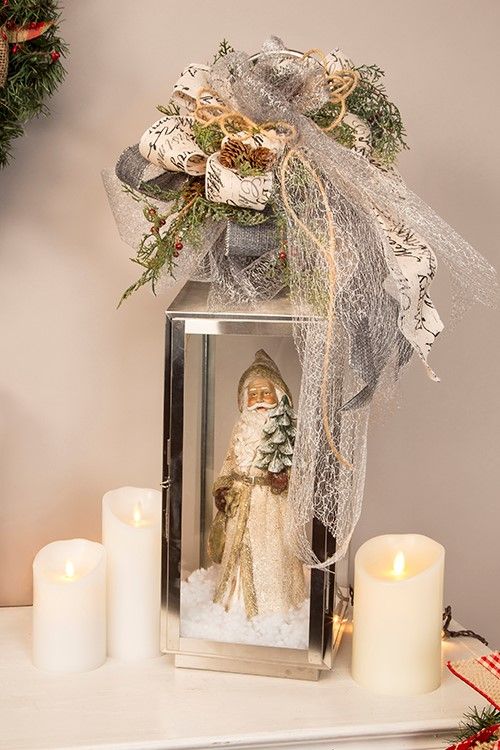 Silver Lantern Christmas Decoration #Christmas #centerpieces #Christmasdecor #decorhomeideas