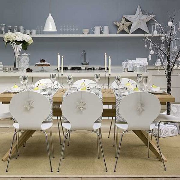 Silver and White Christmas Kitchen #Christmas #Christmasdecor #kitchen #Christmaskitchen #decorhomeideas