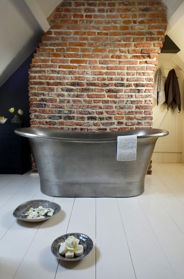 Tin Finished Bathtub #tin #bathtub #tub #tinbath #decorhomeideas