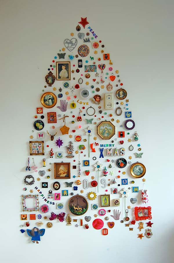 Wall Collection Christmas Tree #Christmas #Christmastree #homemade #DIY #Christmasdecor #decorhomeideas