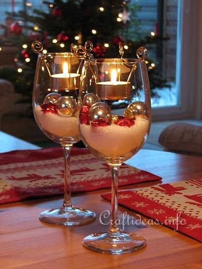 Wine glasses Christmas Centerpiece #Christmas #centerpieces #Christmasdecor #decorhomeideas