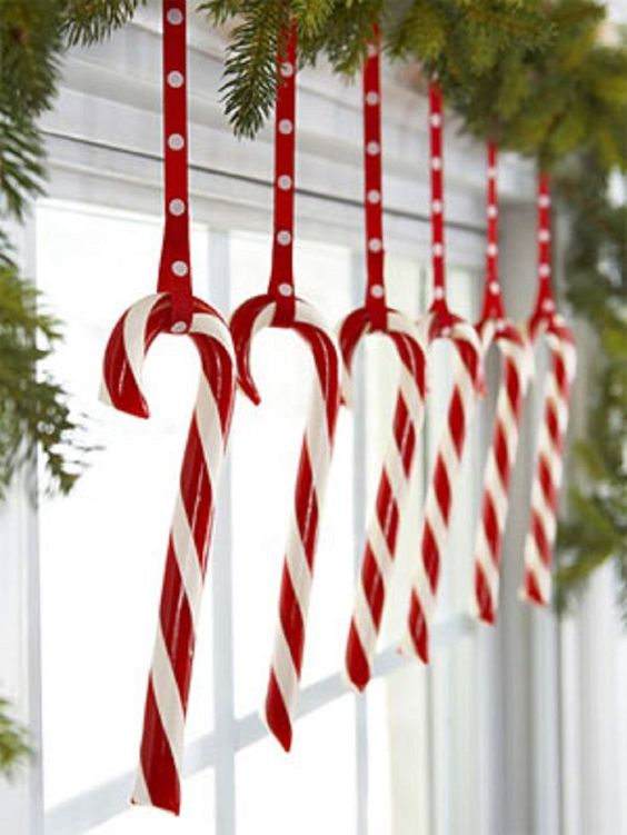 Candy Cane Red Christmas Window Decoration #Christmasdecor #Christmas #red #reddecor #decorhomeideas