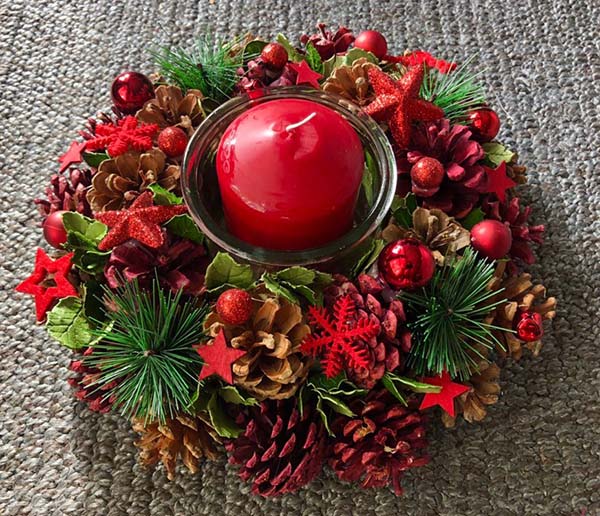 Christmas Candleholder Centerpiece #Christmas #Christmasdecor #centerpieces #Christmascenterpieces #decorhomeideas